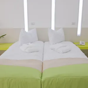 Hotel Christina, Bucureşti