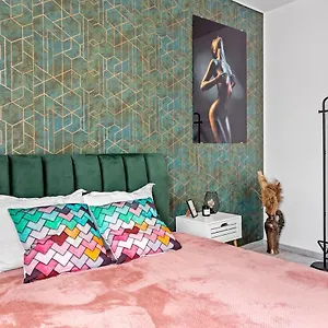 דירה Old Town Hideaway - 5 Min Walk To Palace Of Parliament And Old - Neighborhood, בוקרשט